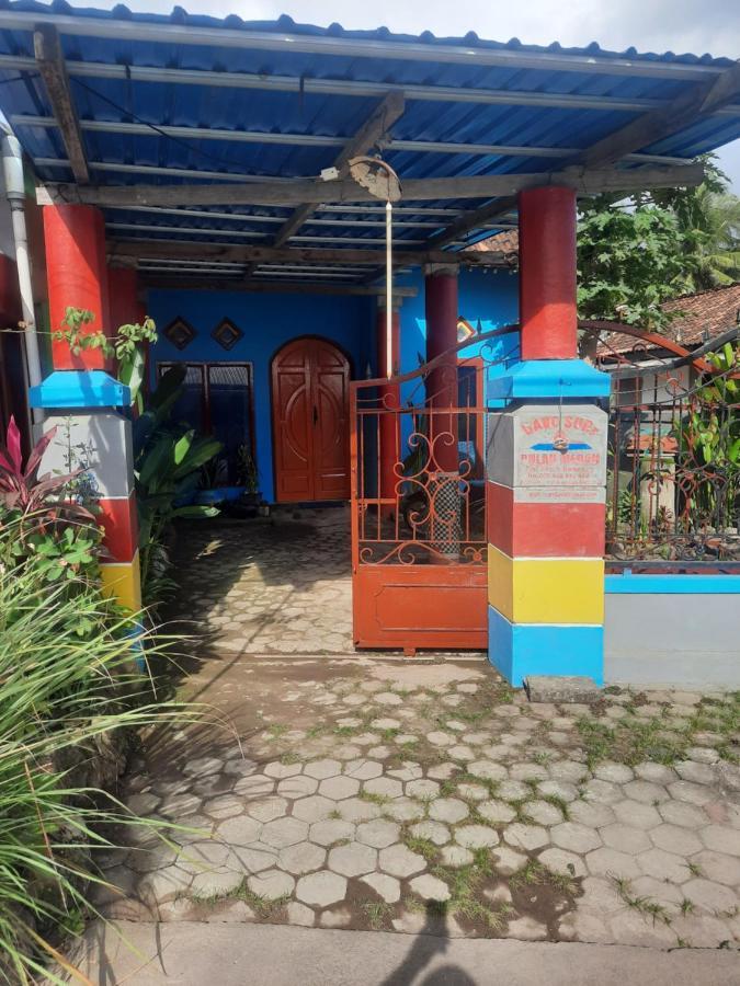 Red Beach Homestay Pasanggaran Exterior foto