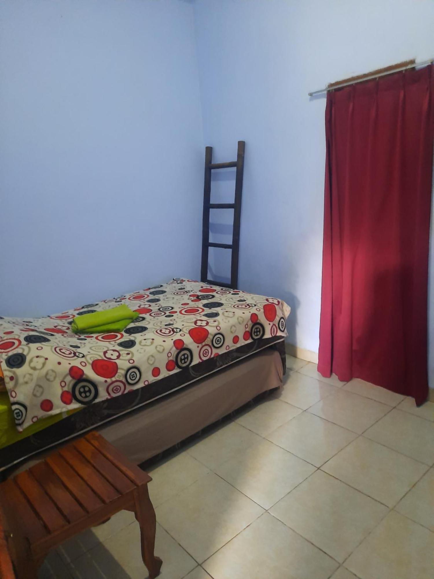 Red Beach Homestay Pasanggaran Habitación foto